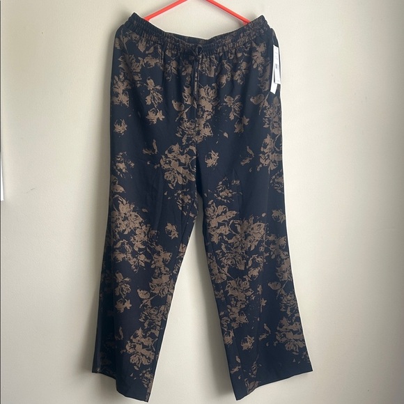 Rafaella Pants - Rafaella black and gold print "the wide" polyester/elastane pants size large